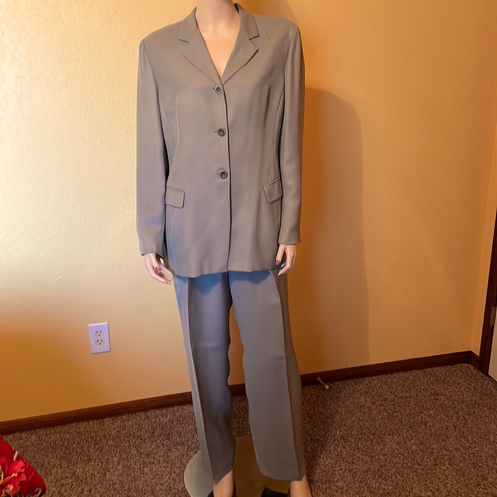 Jones Wear Jacket Blazer Pantsuit EUC Size 14 Dark Sage Color